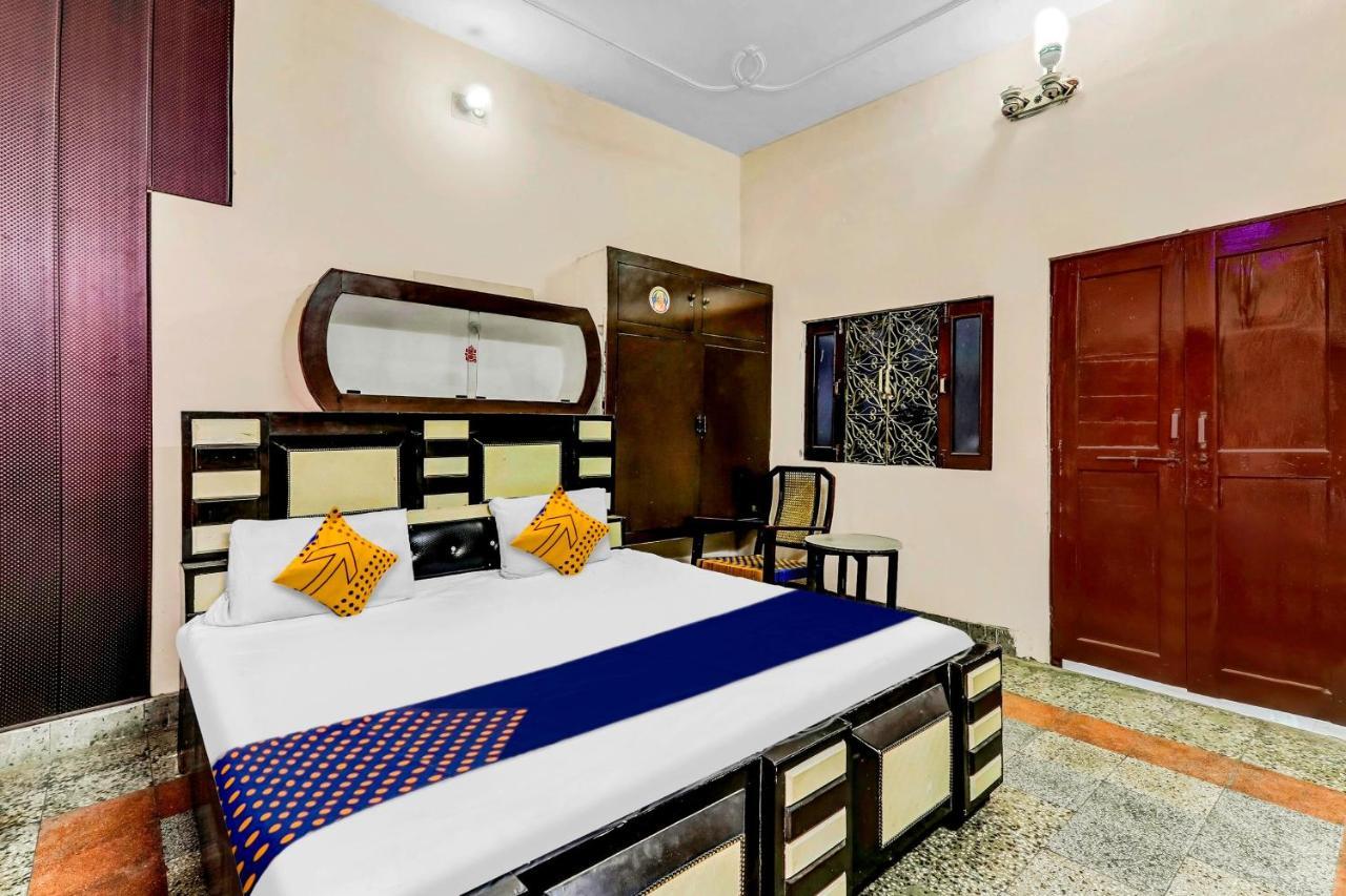 Spot On 81122 Saket Honest Hotel Ayodhya Eksteriør bilde